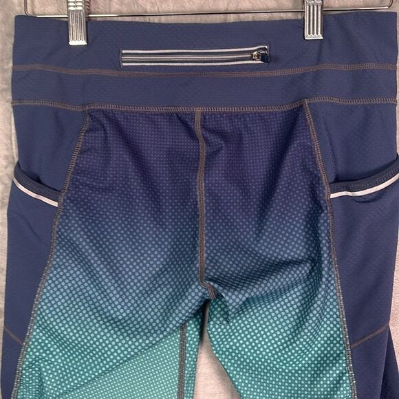Athleta Blue Ombré Faded Out Dobby Be Free Capri Leggings Pockets Size Small - Picture 6 of 11